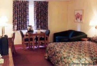 Days Inn Binghamton Front Street Стая снимка